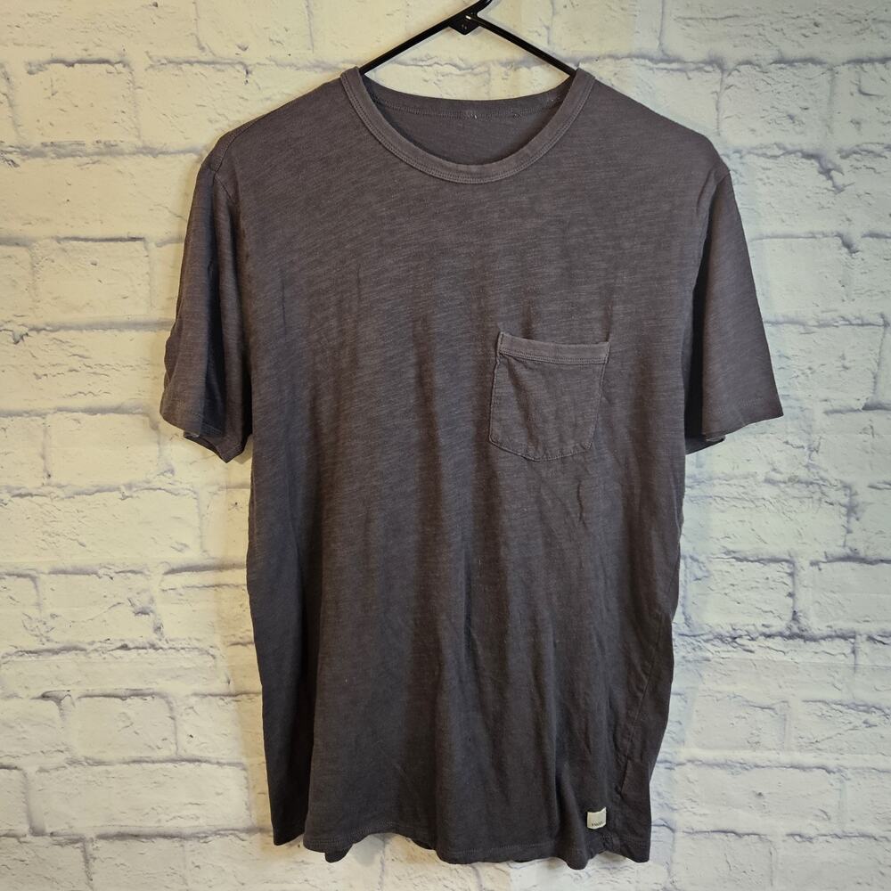 Vuori Shirt Mens Medium Gray The Rise Tee Pima Cotton Pocket Athletic V182